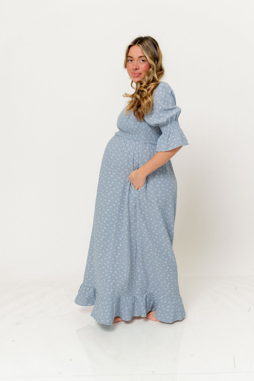 Sienna 100% Cotton Puff Sleeve Maxi Dress in Light Indigo Foliage - Bump Friendly