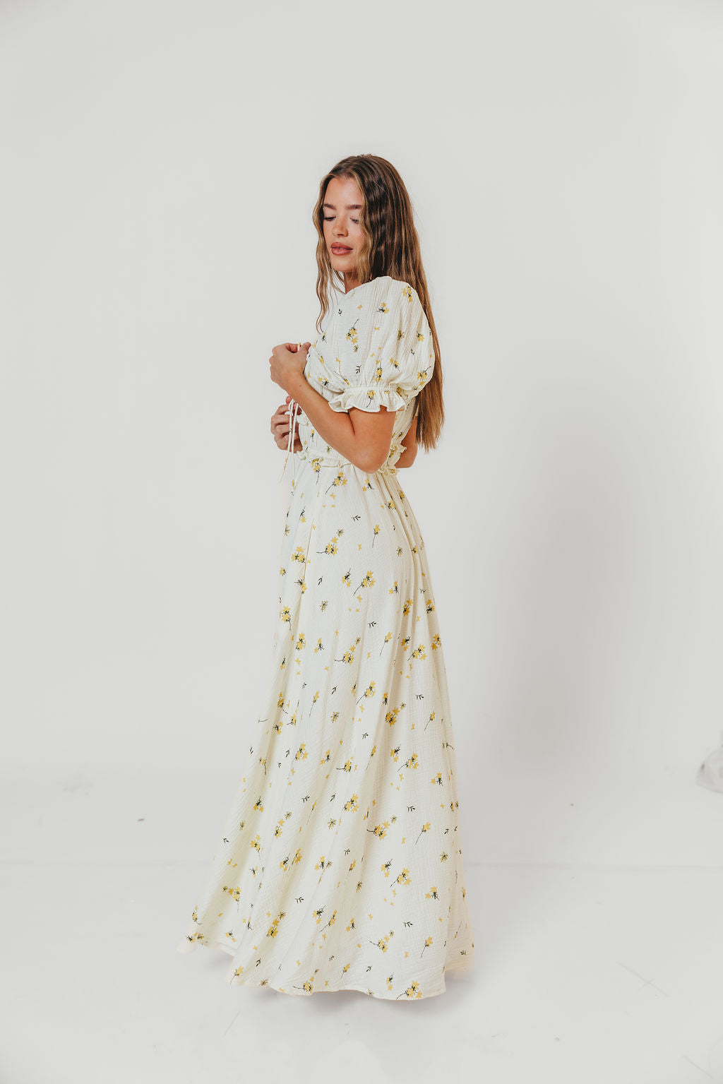Sydnee Maxi Dress in Yellow Floral - Bump Friendly & Inclusive Sizing