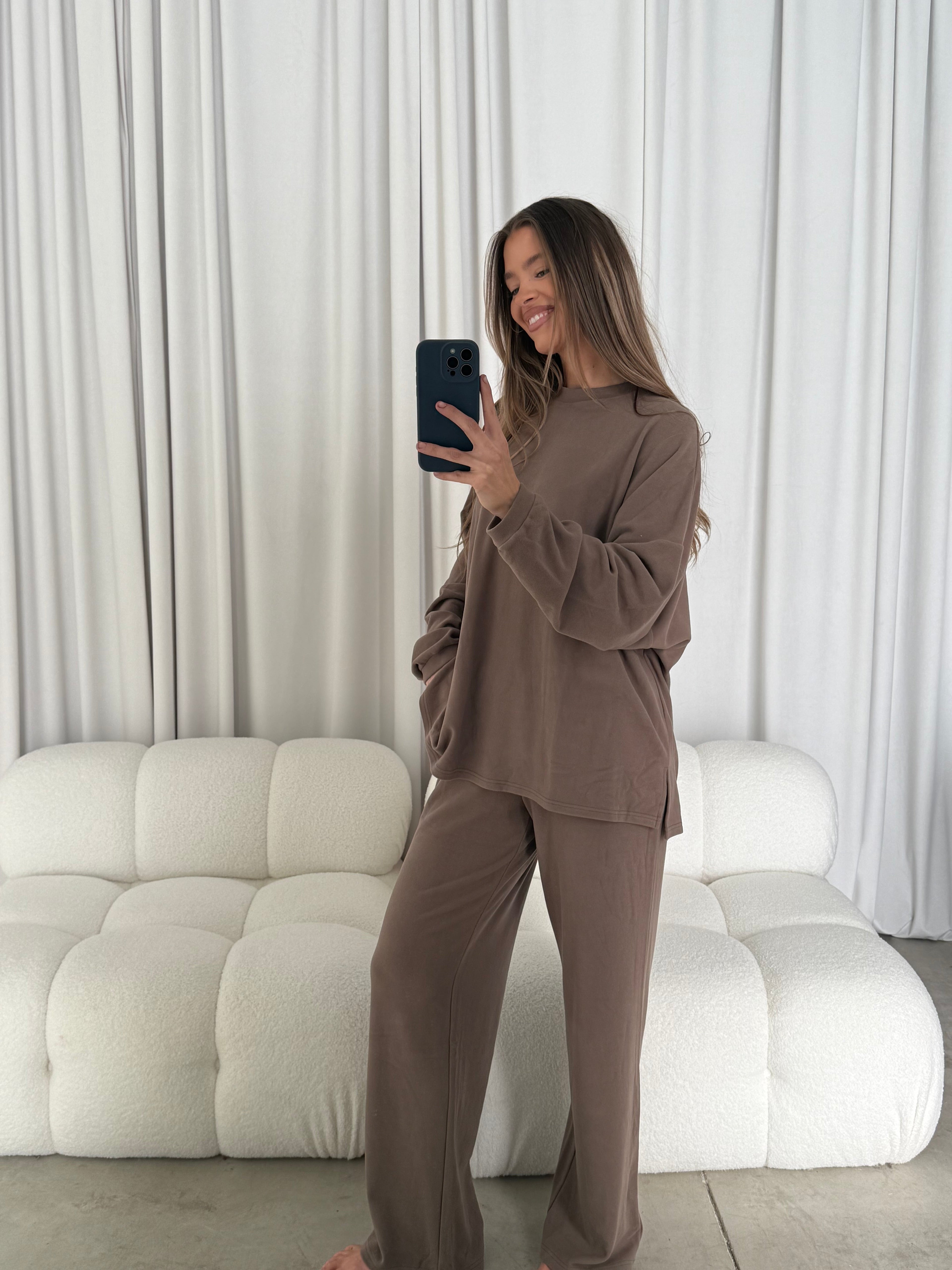 Campbell Fleece Pants in Olive Brown