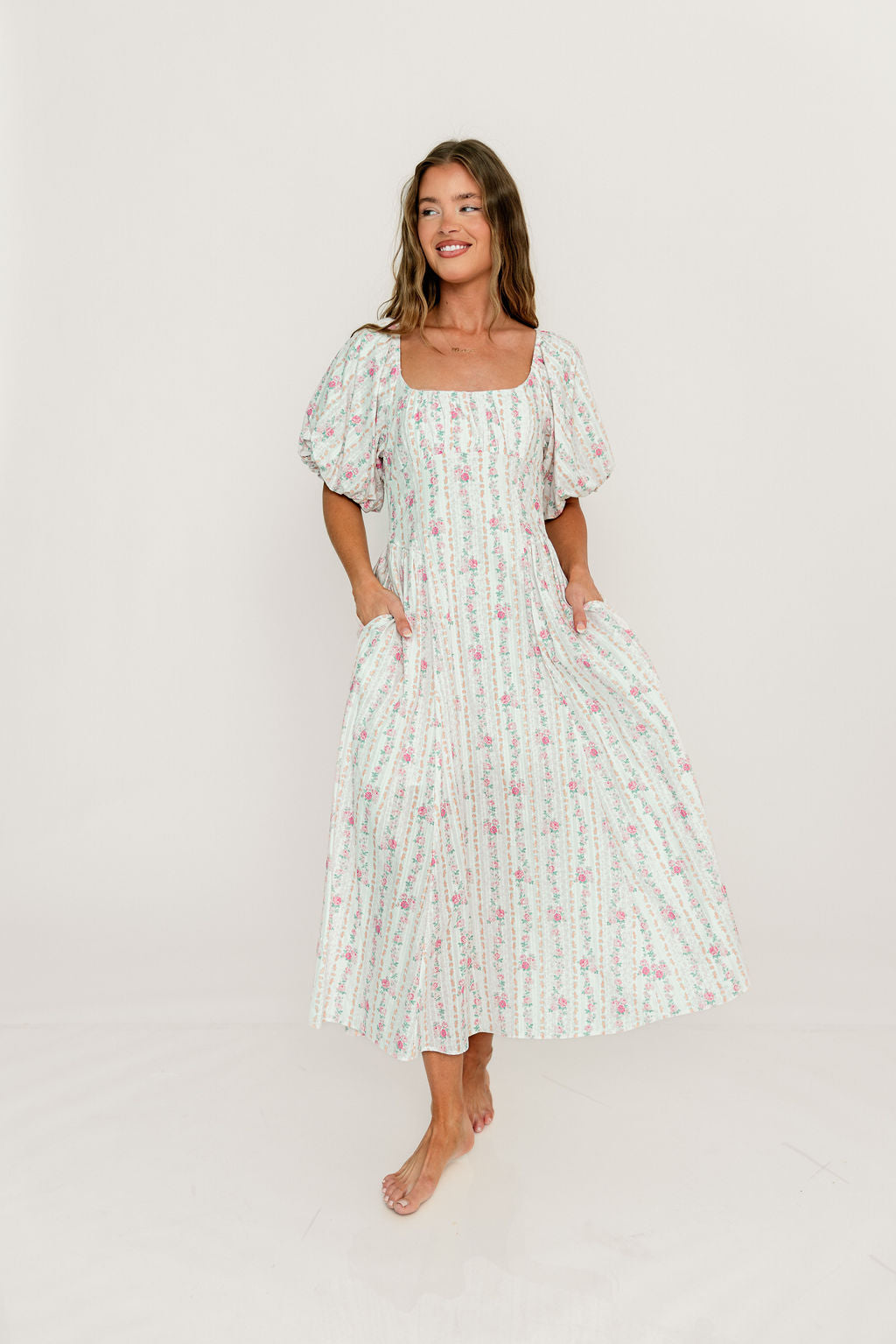 Eliana Floral Puff Sleeve Midi Dress in Coral/Pink