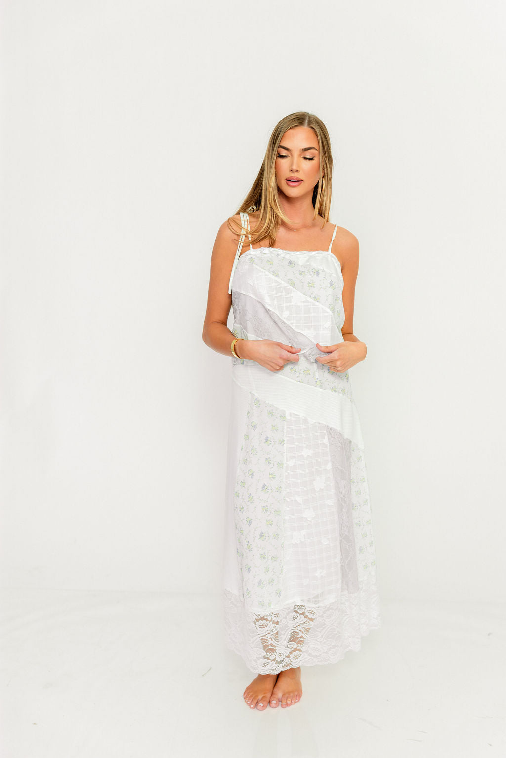 Kelsey Floral and Lace Top in Ivory/Blue