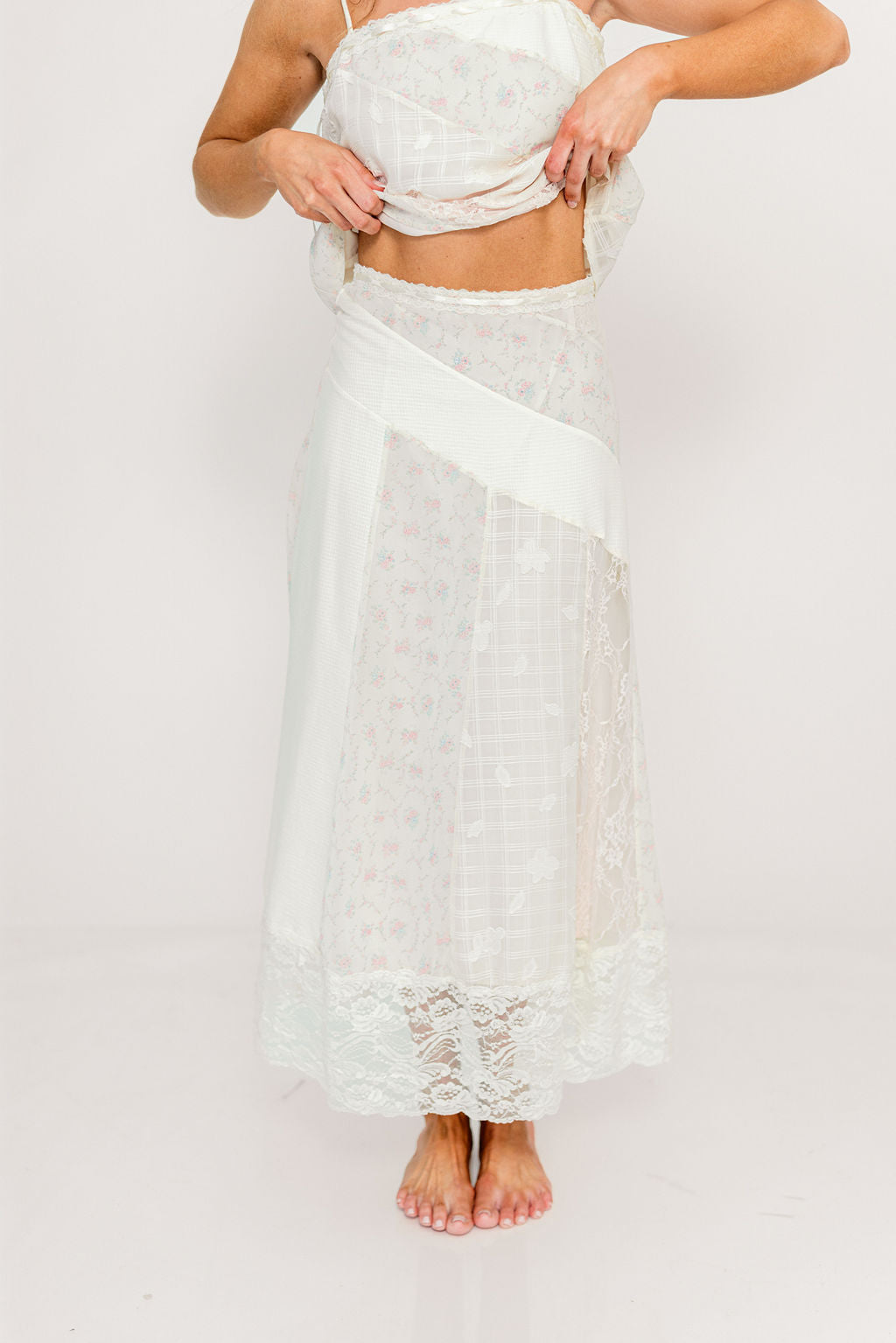 Merritt Floral and Lace Midi Skirt in Cream/Pink