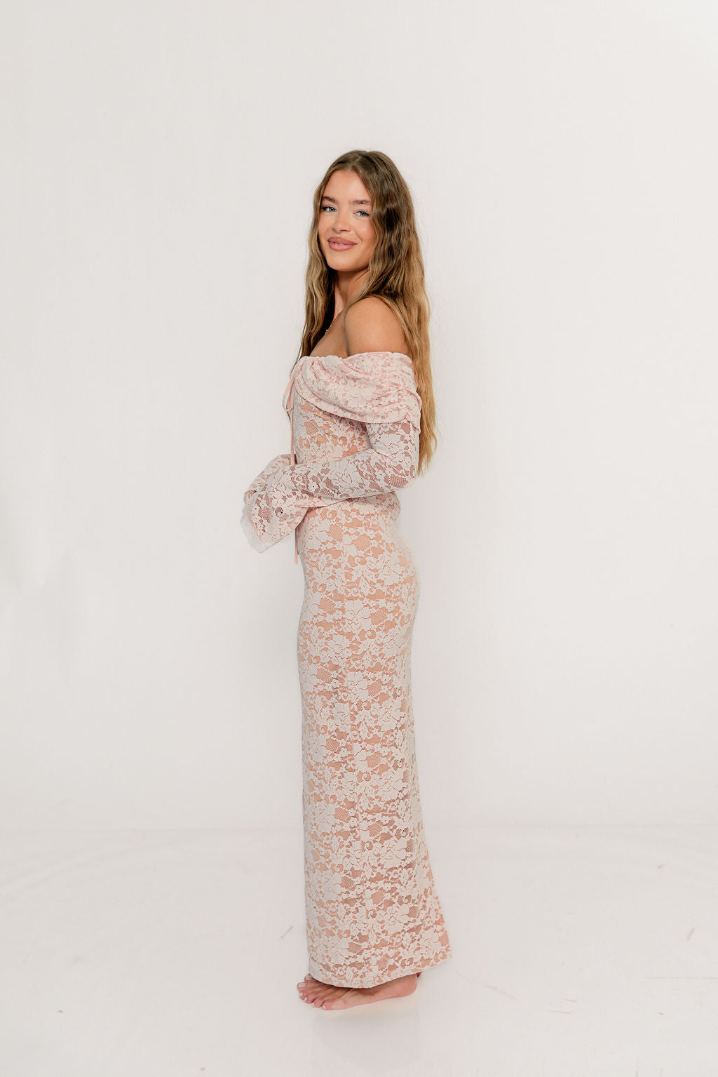 Ella Lace Maxi Dress in Pale Pink