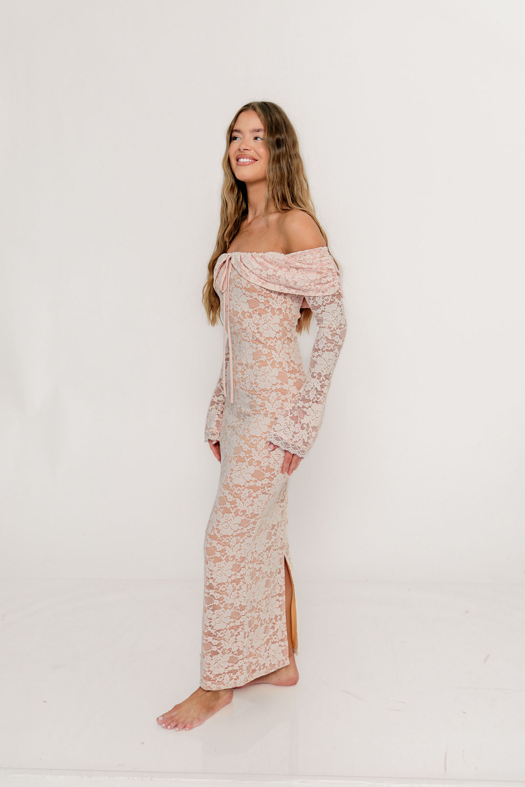 Ella Lace Maxi Dress in Pale Pink