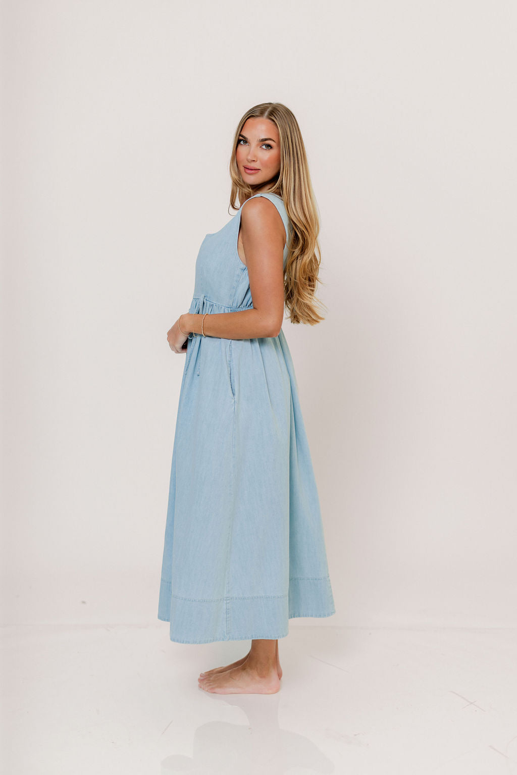 Jaylan 100% Cotton Chambray Maxi Dress in Light Blue