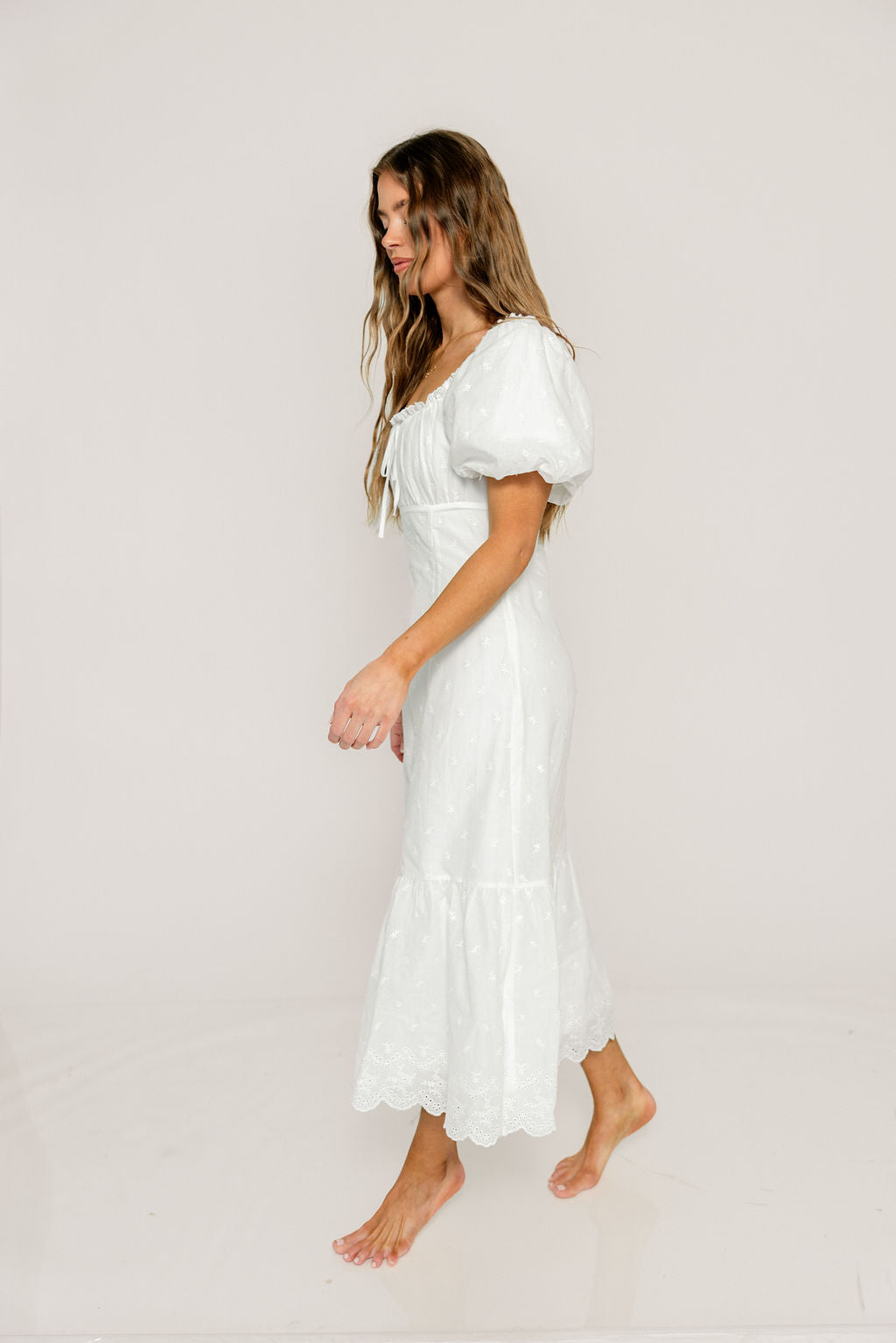 Azaria Eyelet Puff Sleeve Midi Dress in White Floral