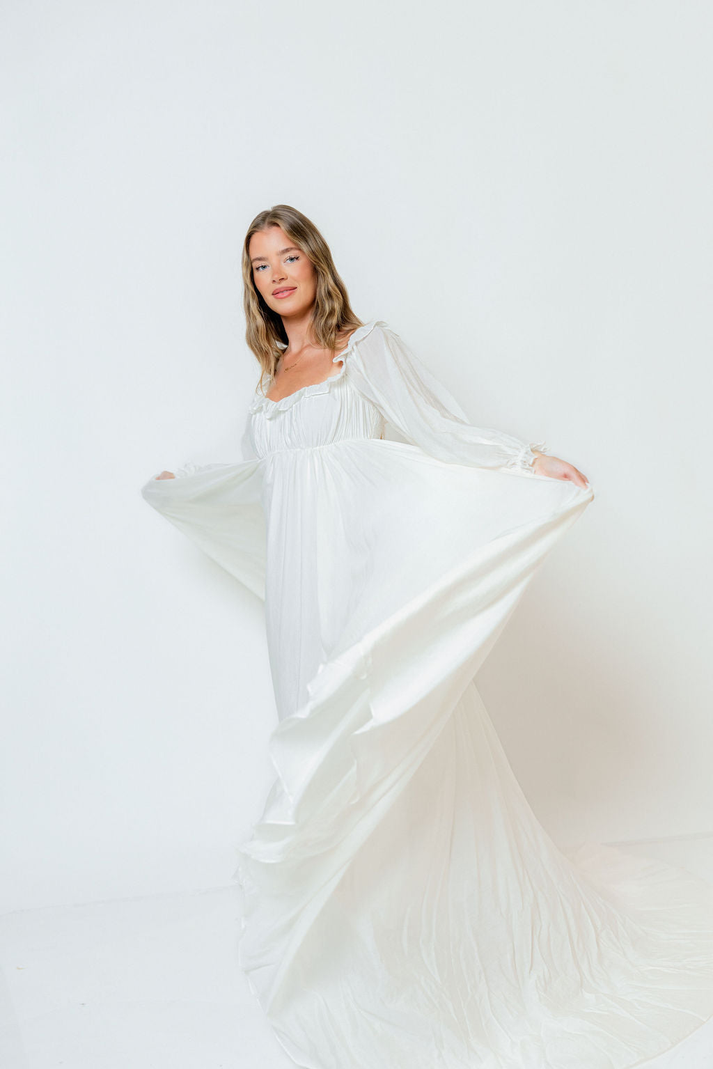 Elowen Maxi Dress in Off-White - Bump Friendly *6/30 PRE-ORDER*