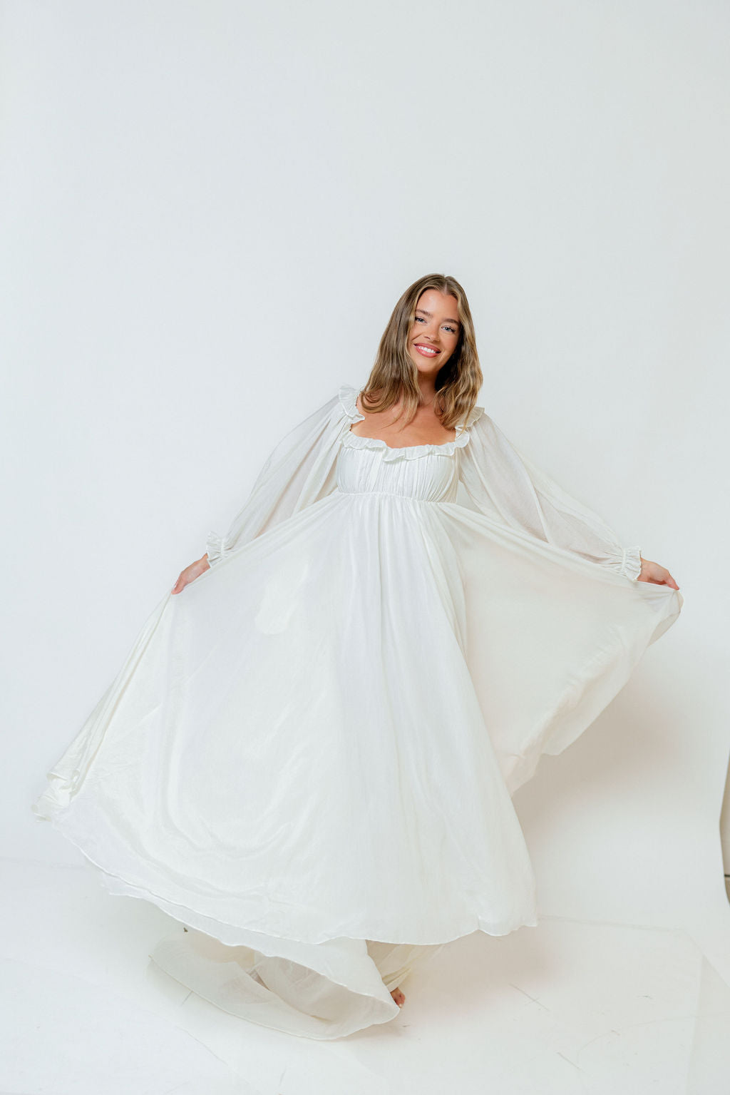 Elowen Maxi Dress in Off-White - Bump Friendly *6/30 PRE-ORDER*