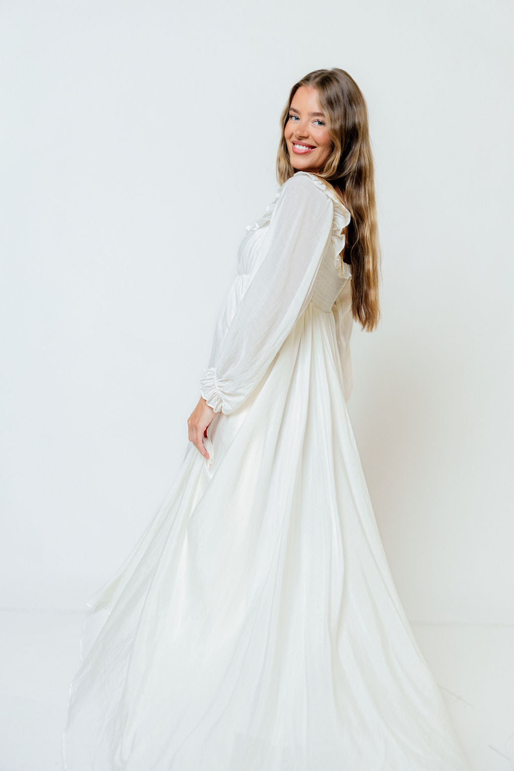 Elowen Maxi Dress in Off-White - Bump Friendly *6/30 PRE-ORDER*