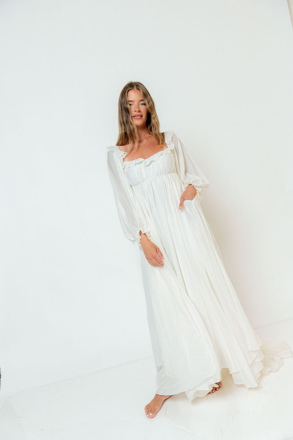 Elowen Maxi Dress in Off-White - Bump Friendly *6/30 PRE-ORDER*
