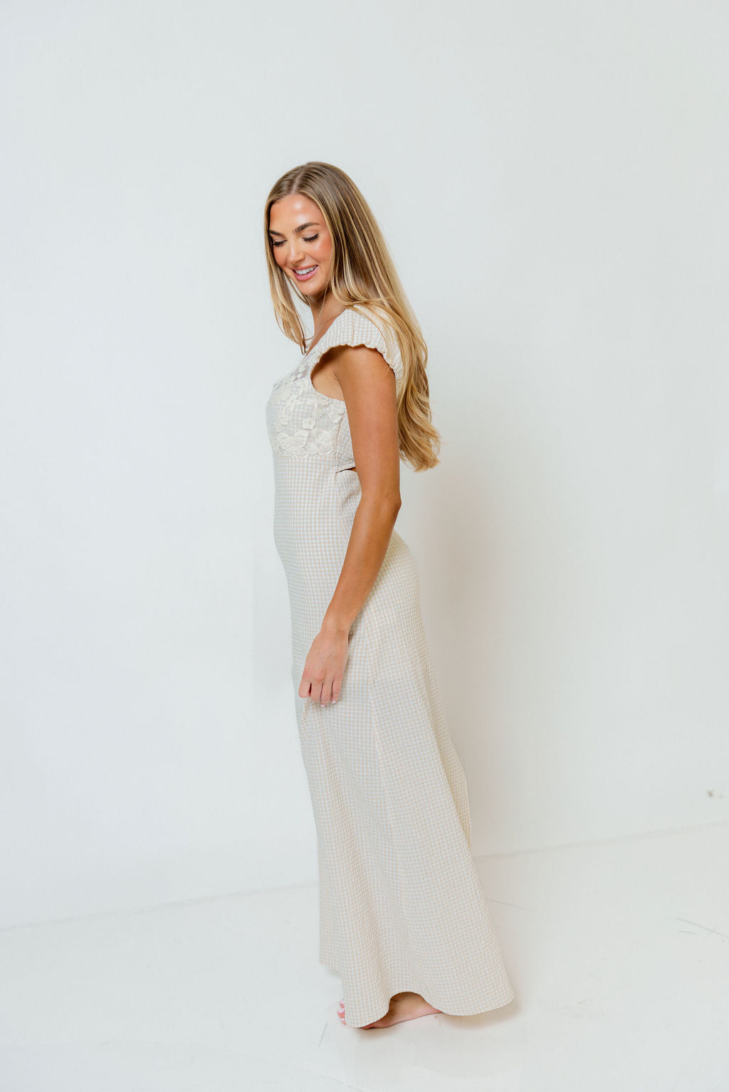 Shay Embroidered Lace Cap Sleeve Maxi Dress in Taupe/Ivory